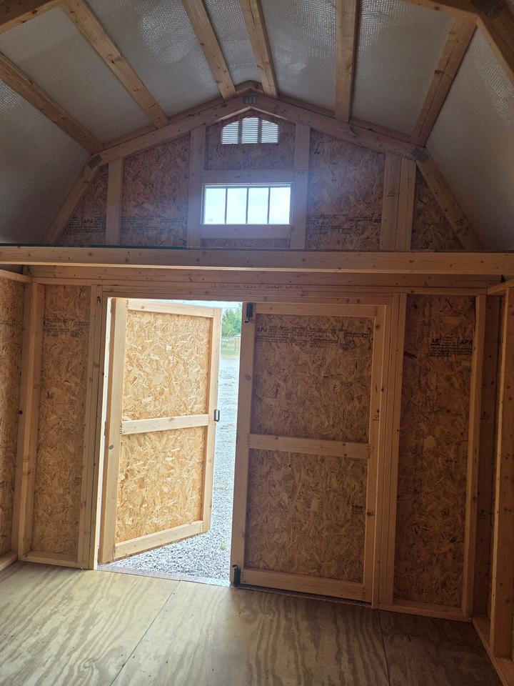 10x12 Lofted Barn photo 3