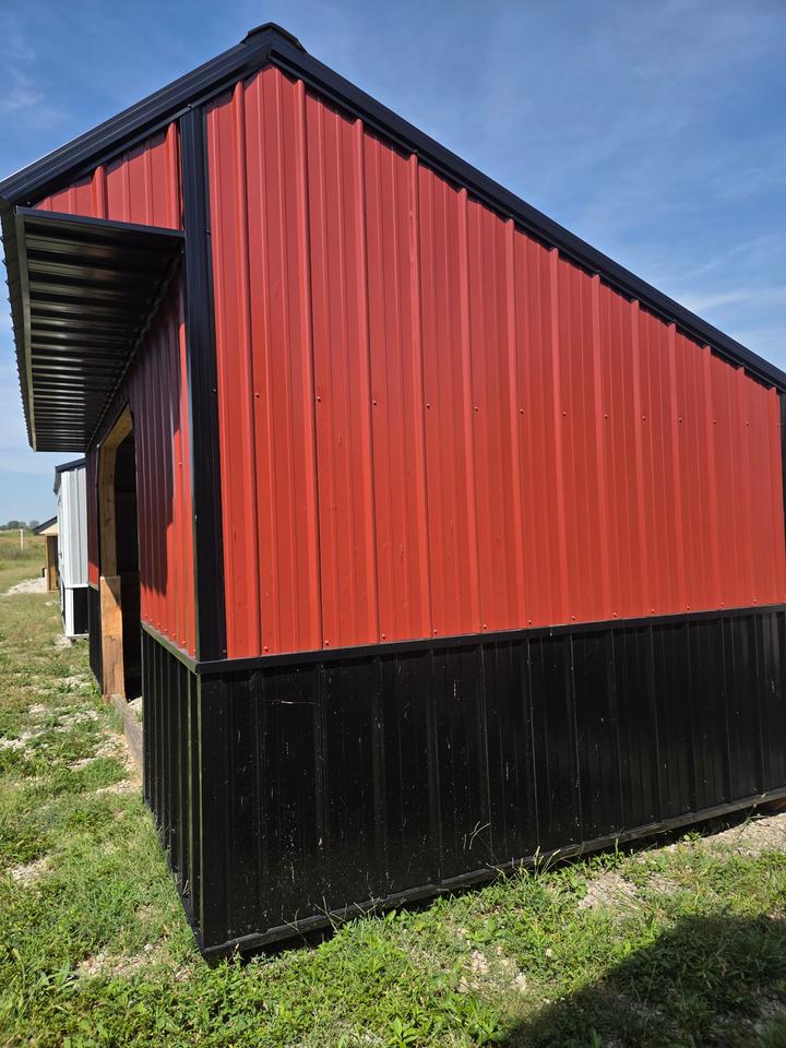10x20 Saltbox style animal shelter photo 2
